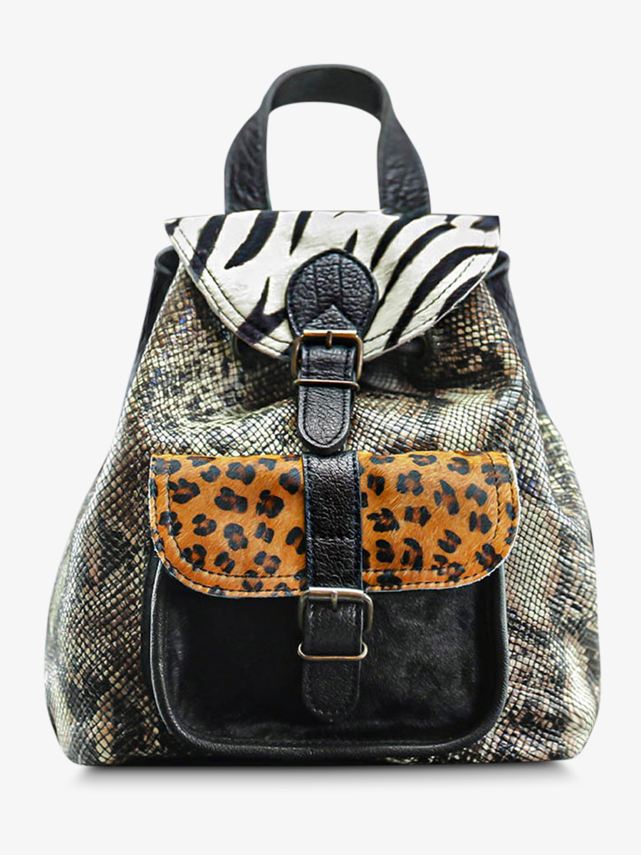 foto-front-foto-rugzak-leder-vrouw-zwart-leder-wearer-chimere-zwart-paul-marius-m40-ch-b