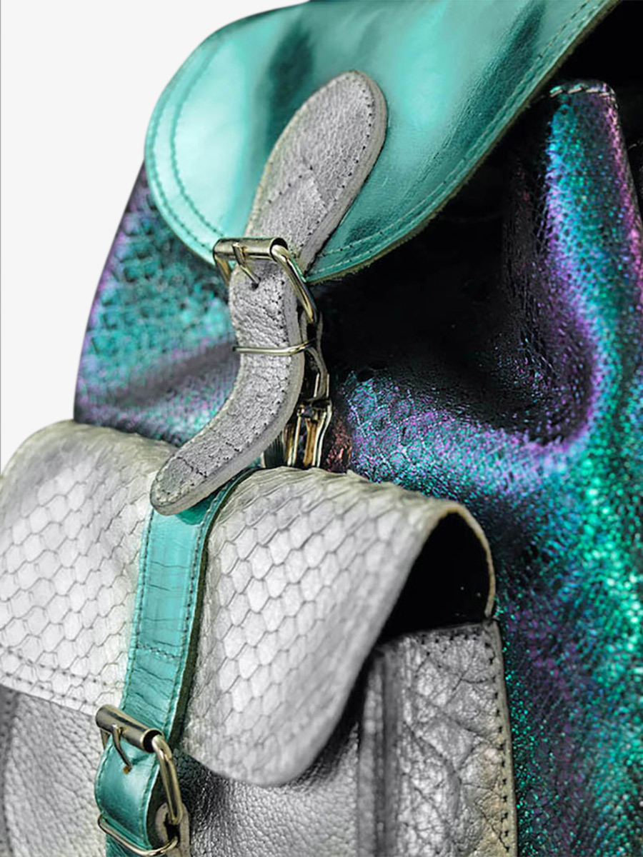 foto-interieur-sac-a-dos-cuir-vrouw-blauw-wit-lebaroudeur-chimere-polaire-paul-marius-m40-ch-s-blu