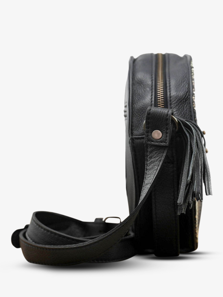 photo-interieur-bandouliere-leder-vrouw-zwart-monchroom-python-black-paul-marius-w18-p-b