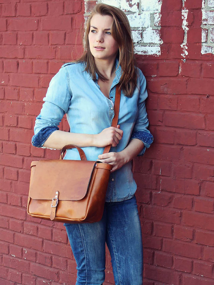 foto-documenthouder-leer-retro-vintage-maroon-lepostier-s-naturel-paul-marius-m07s12-l