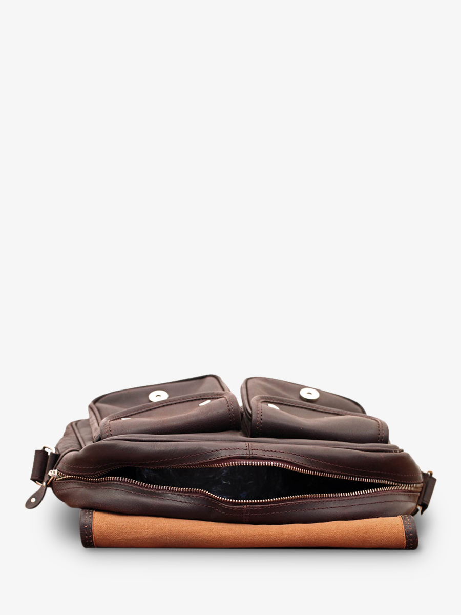 foto-interieur-sac-bandouliere-cuir-vrouw-zwart-lerouen-indus-paul-marius-m45-d