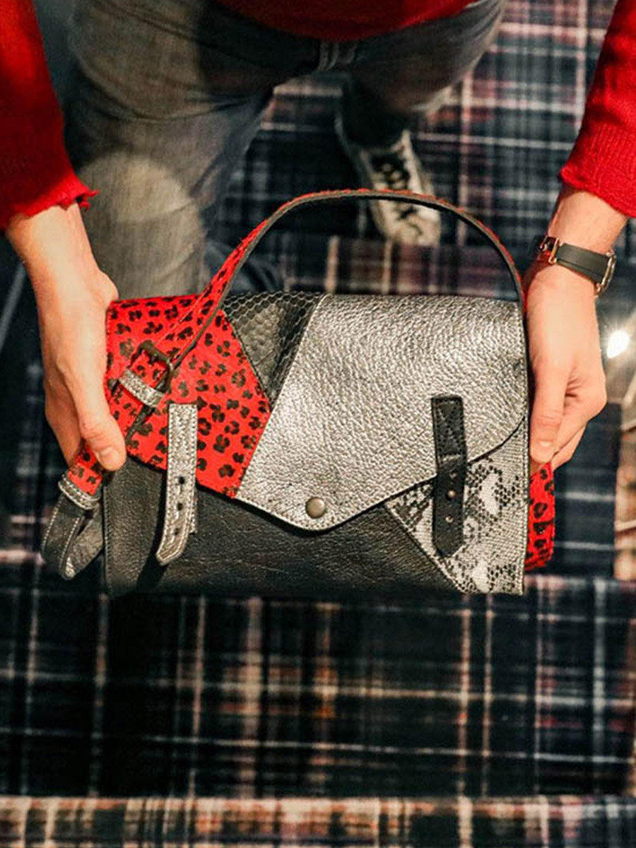 foto-mATERIAL-BANDOULIERE-BAG-LEATHER-WOMAN-SILVER-BLACK-RED-INDISPENSABLE-CHIMERE-SILVER-BLACK-RED-PAUL-MARIUS-W08-S-B-R