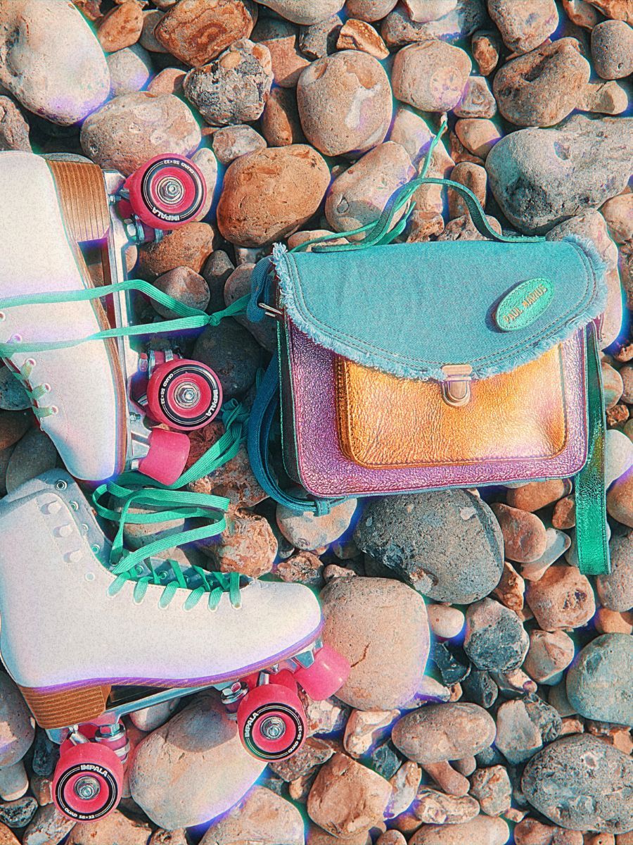 photo-bag-carrier-strap-leather-vrouw-mademoiselle-george-90s-paul-marius-w05-denim