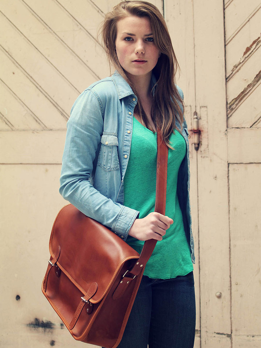 foto-documenthouder-bruin-leder-lasacoche-l-naturel-paul-marius-m02s16-l