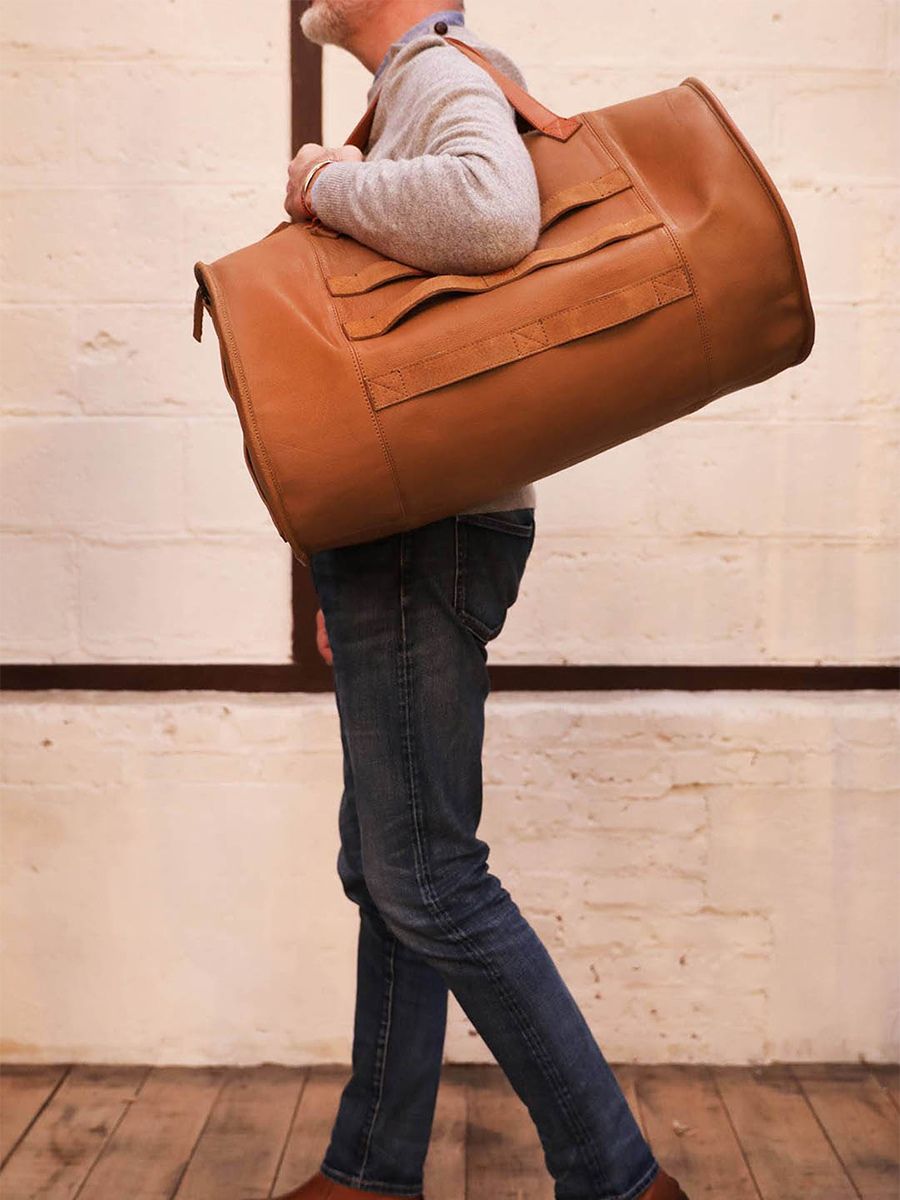 foto-front-portret-grote-reistas-leder-beige-man-moncolonel-sable-paul-marius-m104-n